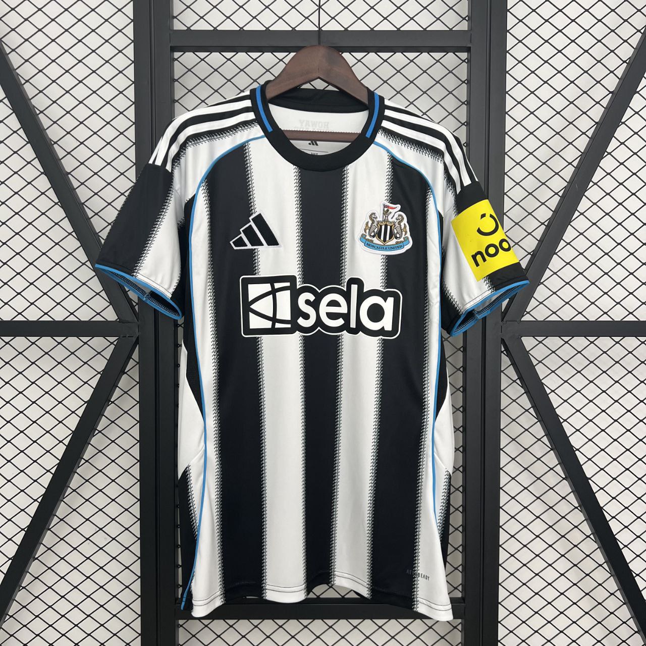 Newcastle United 25/26 Home Shirt Short Sleeve