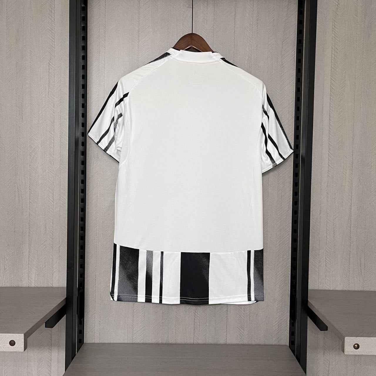 Juventus 25/26 Home Shirt Short Sleeve